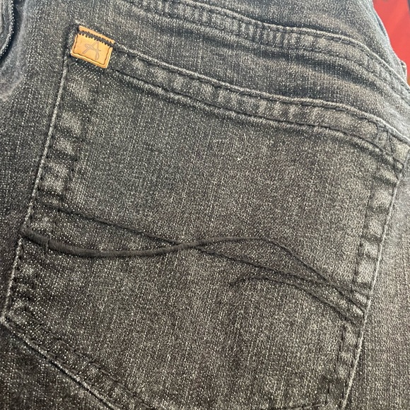 Aura by Wrangler women’s short rise jeans - Picture 4 of 7